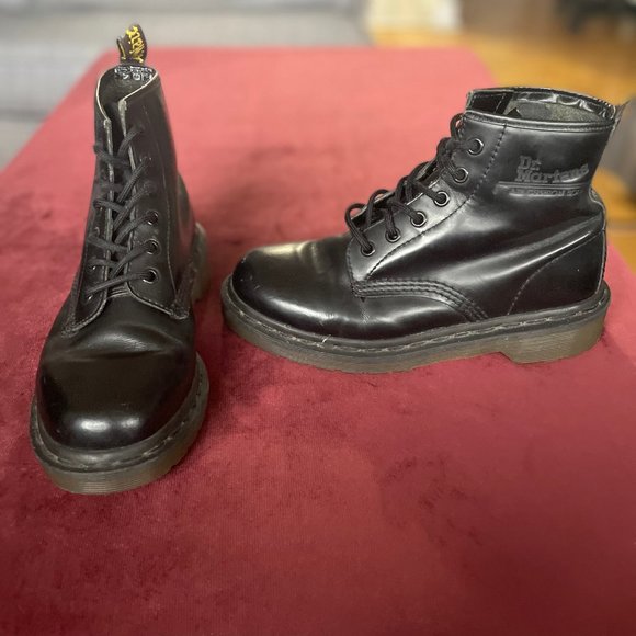 Dr. Martens Black Leather Women's Boots - Picture 4 of 5